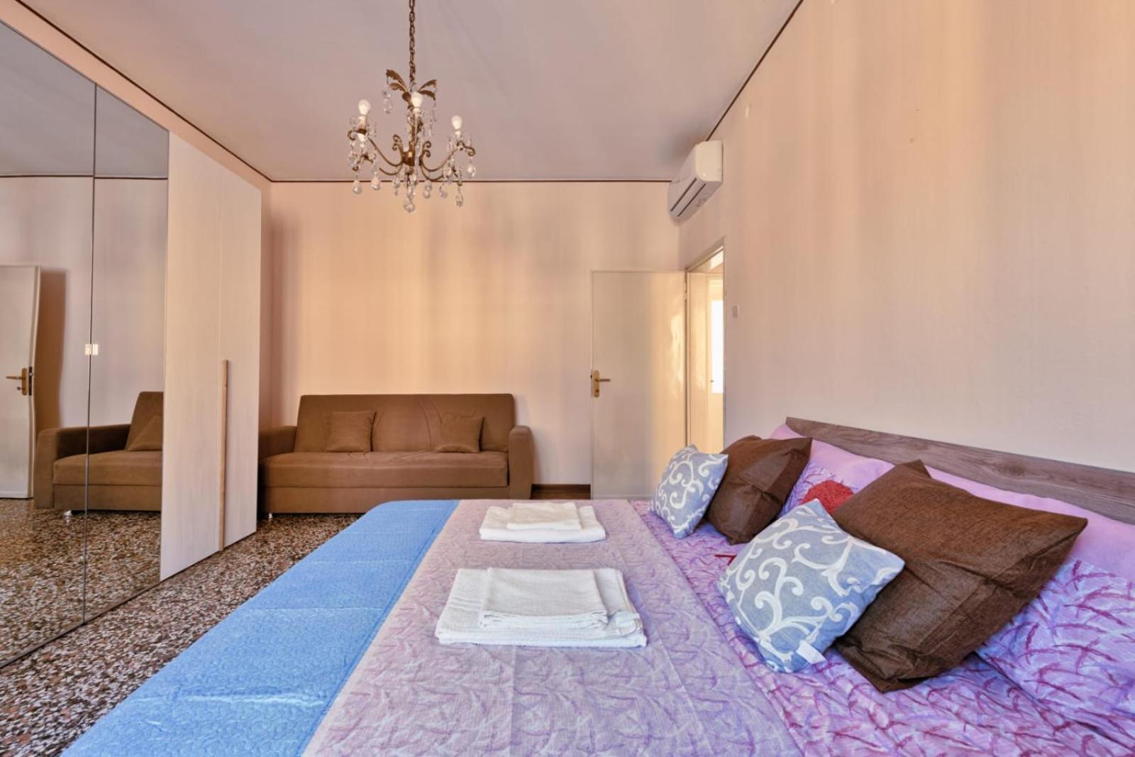 Apartamento 2 Bedroom Mestre Train Station *